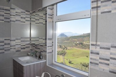 main-house-bathroom