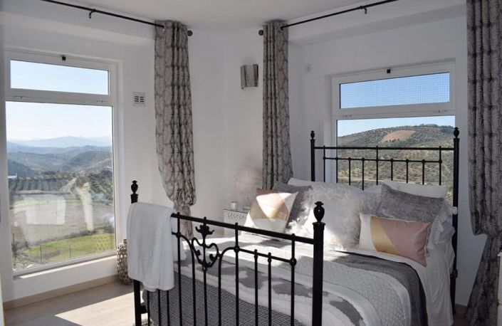 Image No.7-10 Bed Villa for sale