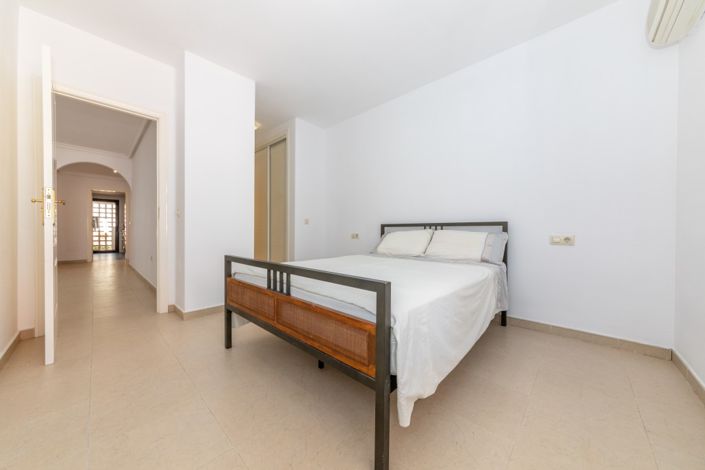 Image No.10-2 Bed Apartment for sale