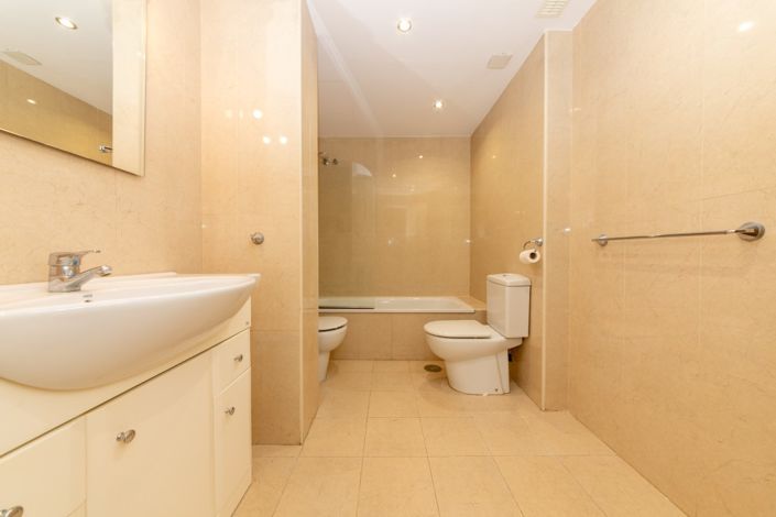 Image No.11-2 Bed Apartment for sale