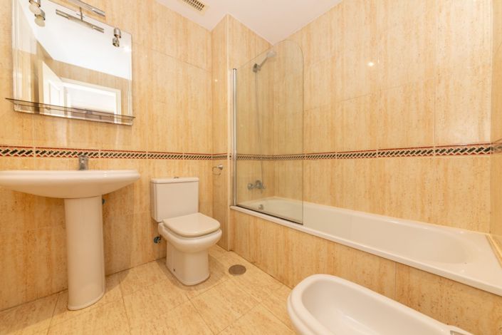 Image No.12-2 Bed Apartment for sale