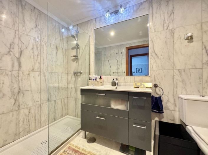 Image No.14-2 Bed Property for sale