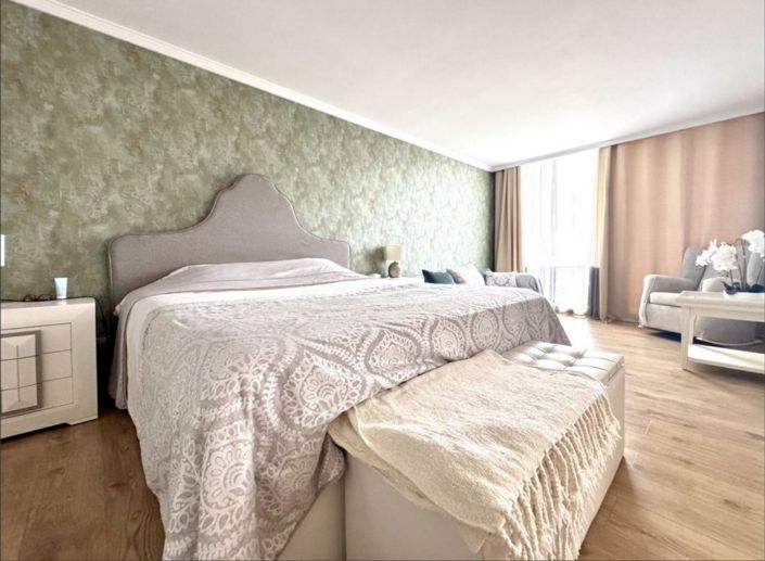 Image No.15-2 Bed Property for sale