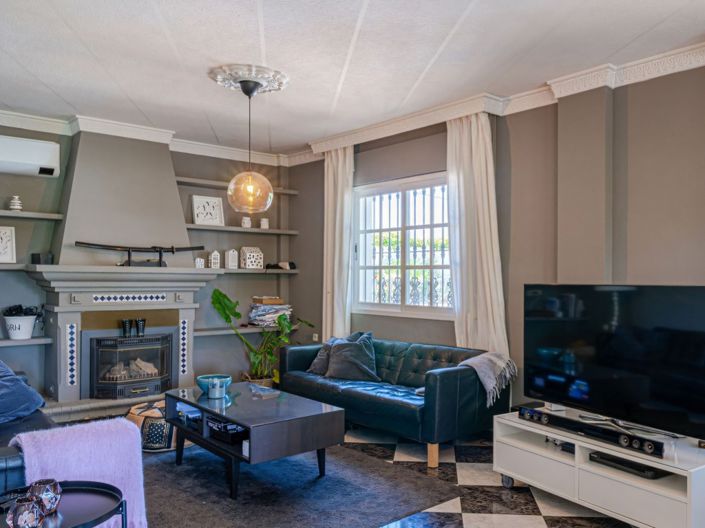 Image No.4-6 Bed Property for sale