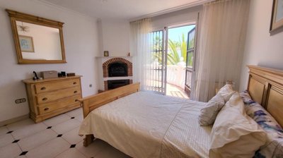 Main bedroom  (3)