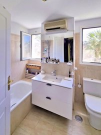 Bathroom 2-5
