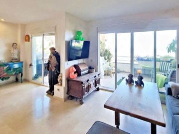 Living room 9