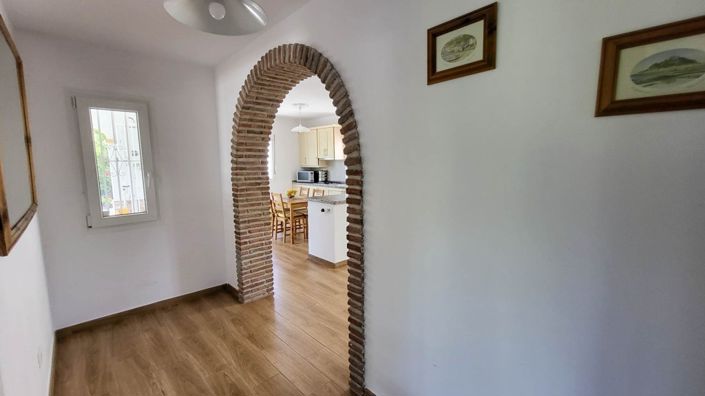 Image No.11-5 Bed Property for sale