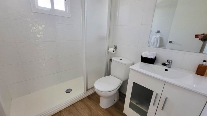 Image No.13-5 Bed Property for sale