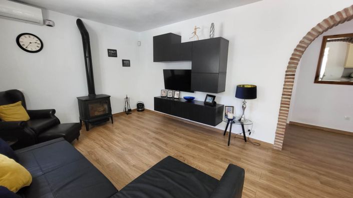 Image No.9-5 Bed Property for sale