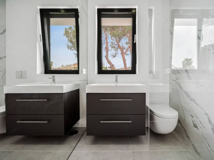 Image No.8-6 Bed Villa for sale