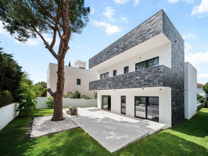 Image No.9-6 Bed Villa for sale