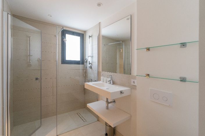 Image No.17-3 Bed Apartment for sale