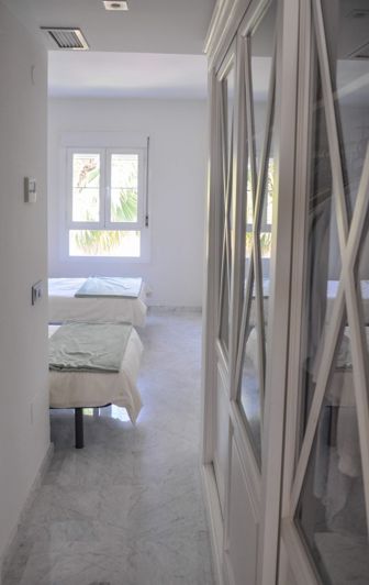 Image No.19-3 Bed Property for sale