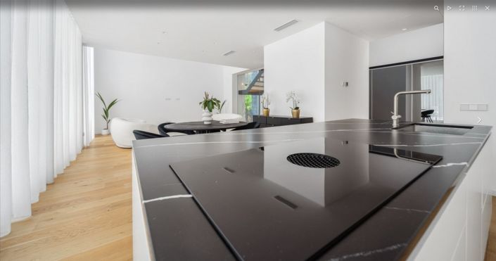 Image No.4-6 Bed Villa for sale