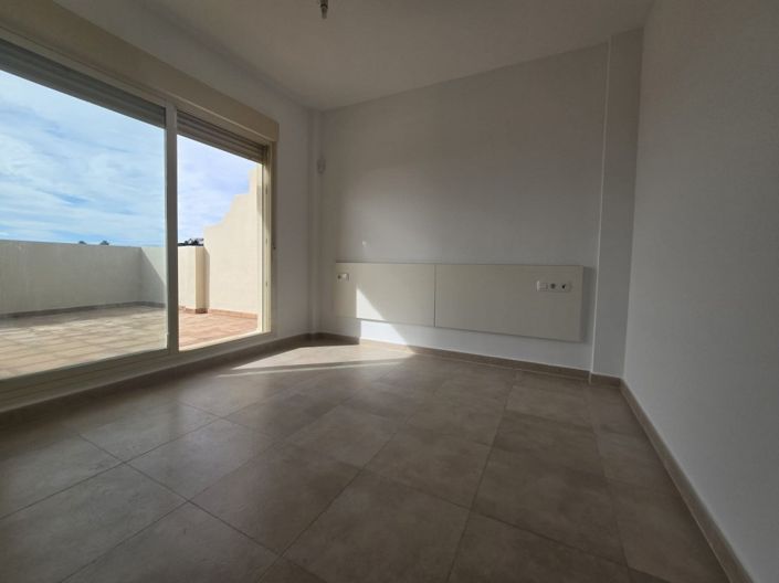 Image No.11-2 Bed Property for sale