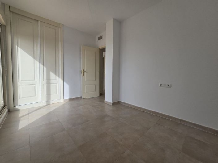 Image No.13-2 Bed Property for sale