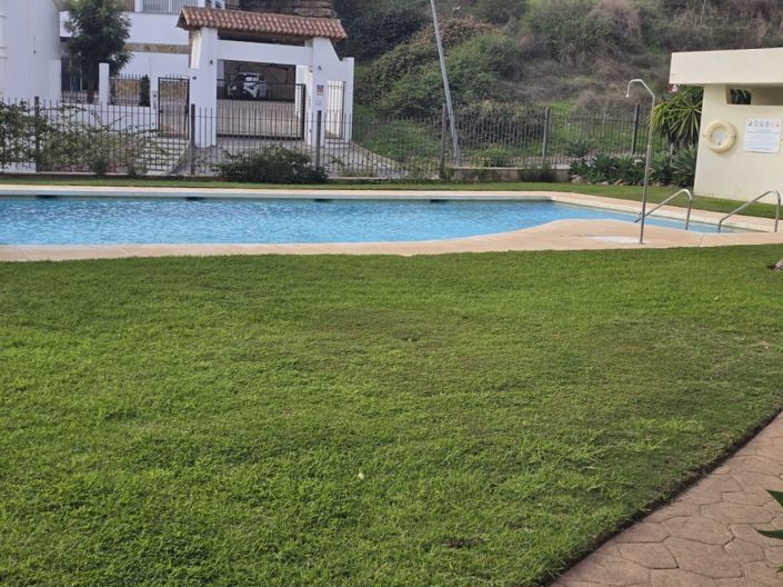 Image No.18-2 Bed Property for sale