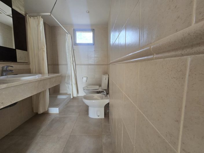 Image No.9-2 Bed Property for sale