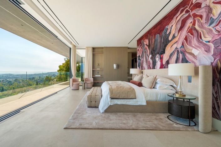 Image No.4-8 Bed Villa for sale