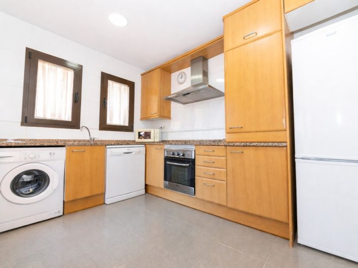 Image No.6-5 Bed Property for sale