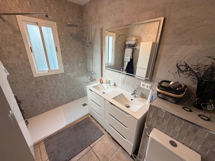 Image No.16-4 Bed Townhouse for sale