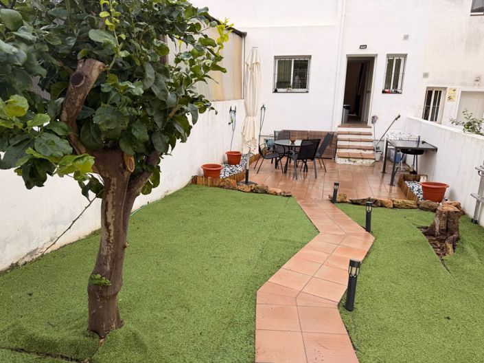 Image No.3-4 Bed Townhouse for sale