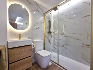 Ensuite bathroom