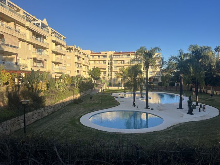 Image No.19-3 Bed Property for sale