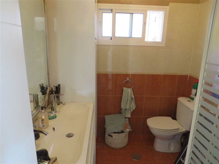 Image No.12-2 Bed Townhouse for sale