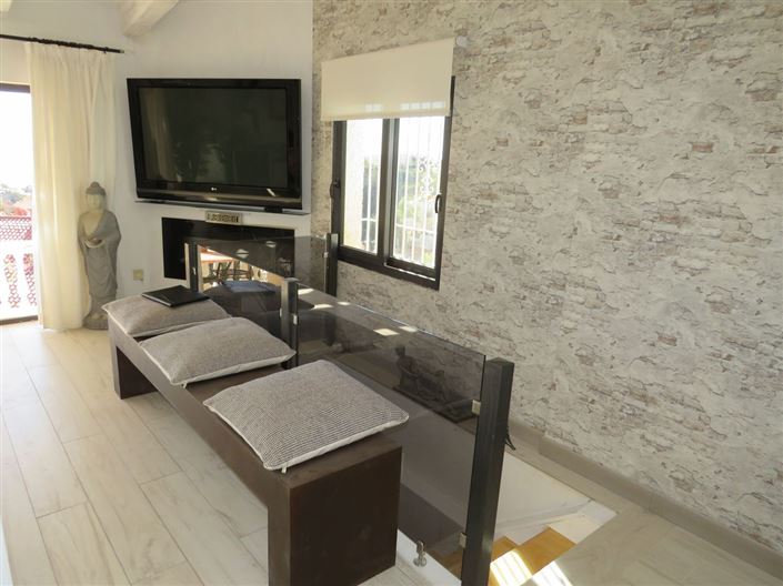 Image No.6-2 Bed Townhouse for sale