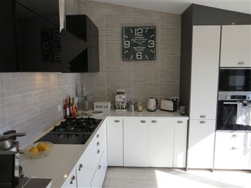 7-aa4cc561180b369757c0bb4af9886cd3