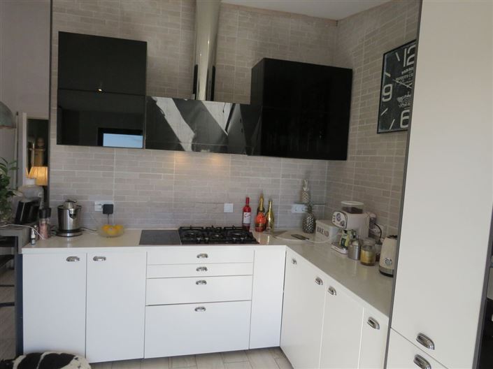 Image No.8-2 Bed Townhouse for sale