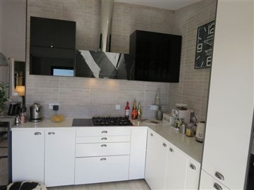 8-e64a9055bba3e77ac8aca3b893cdf826