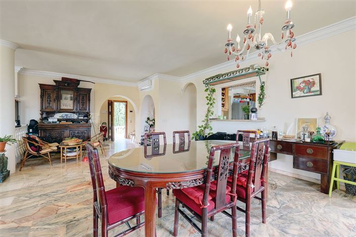 Image No.4-6 Bed Villa for sale