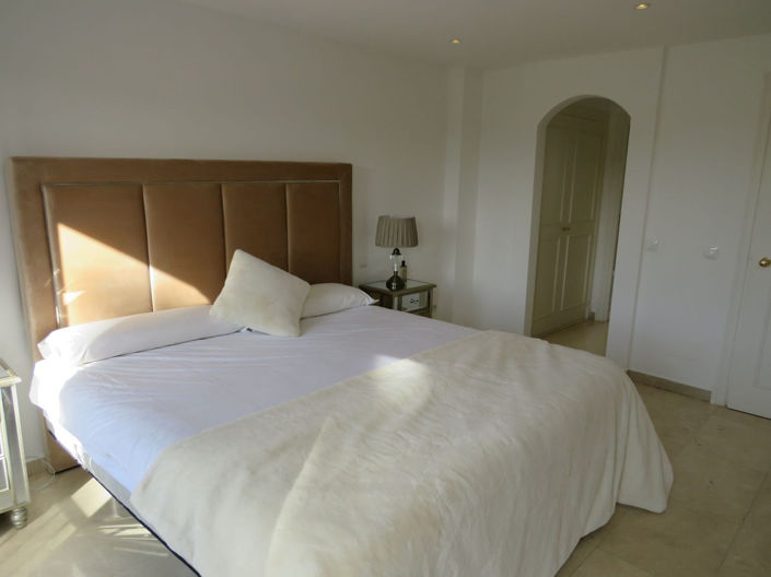 Image No.11-4 Bed Townhouse for sale