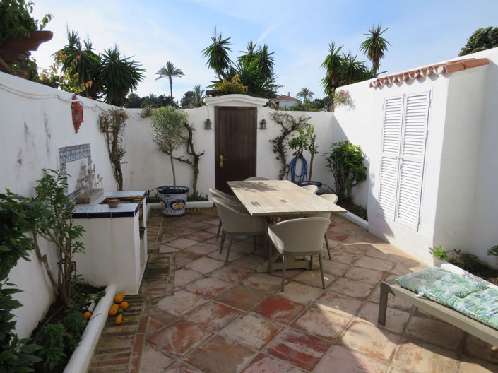 Image No.17-4 Bed Townhouse for sale