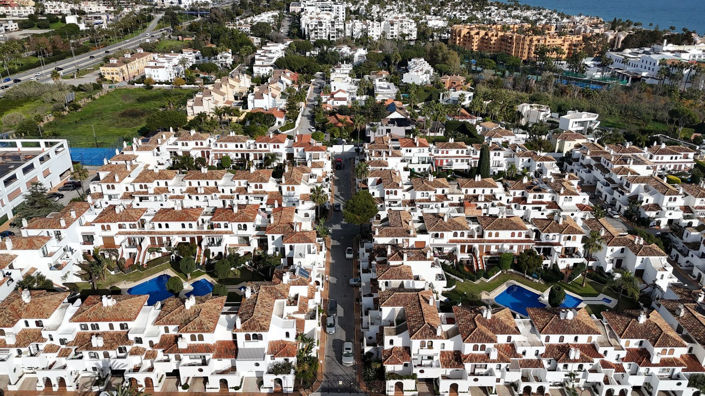 Image No.25-4 Bed Townhouse for sale