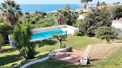 12-53013098fcab6c38b1379cd33298e050