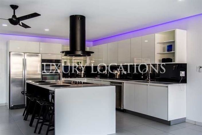 Image No.6-3 Bed Villa for sale