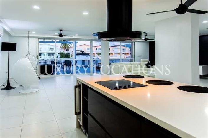 Image No.9-3 Bed Villa for sale