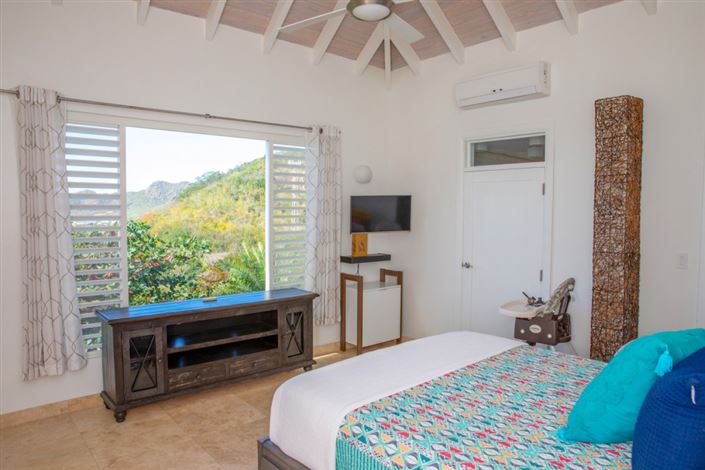 Image No.17-3 Bed Property for sale