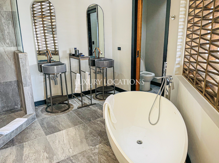 Image No.10-1 Bed Property for sale