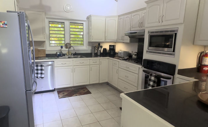 Image No.13-3 Bed Property for sale