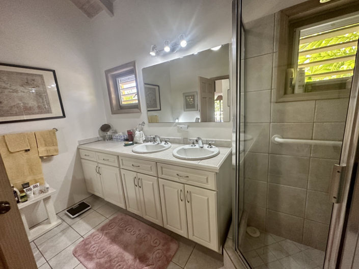 Image No.19-3 Bed Property for sale