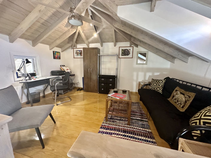 Image No.25-3 Bed Property for sale