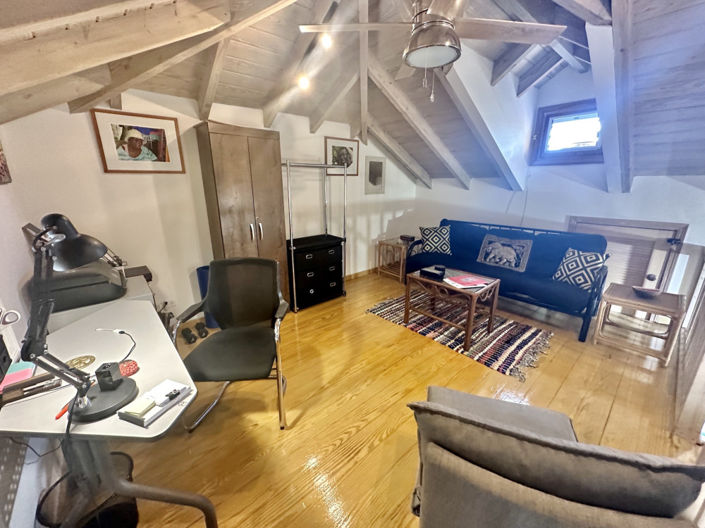 Image No.26-3 Bed Property for sale