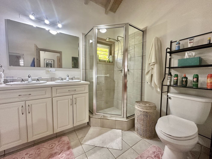 Image No.10-3 Bed Property for sale