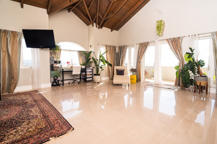 Image No.19-3 Bed Property for sale