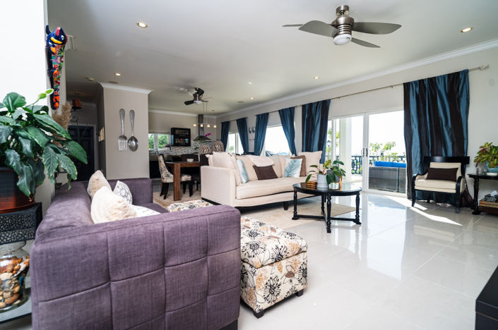 Image No.10-3 Bed Property for sale